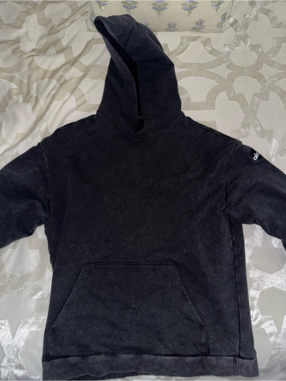 ALO Yoga washed Black Hooded Pullover Sweatshirt men’s (unisex) size small